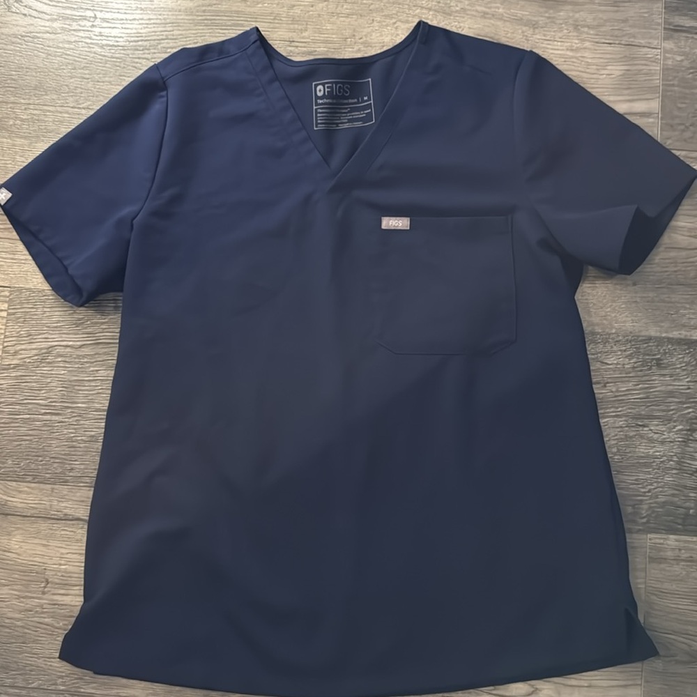 Figs Navy Catarina™ - One-Pocket Scrub Top - M